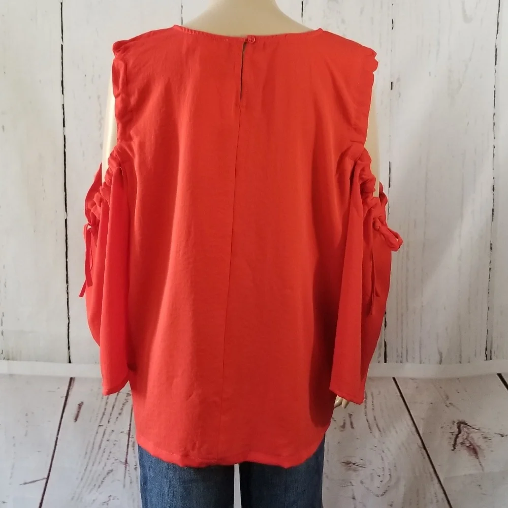 MELLODAY Cold Shoulder Red Top Plus Size - Picture 5 of 8